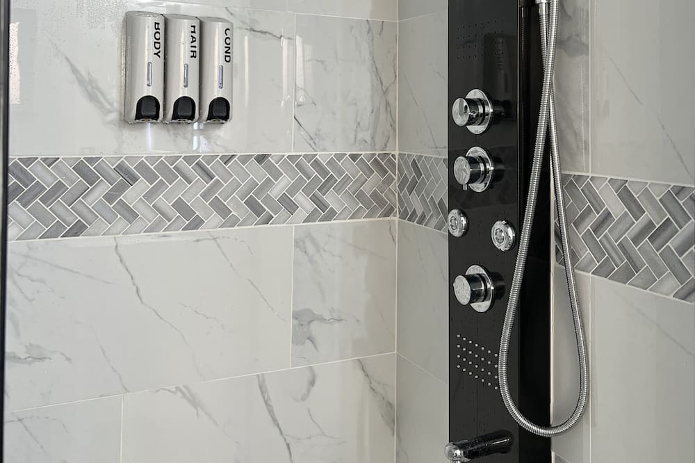 Photo of Bathroom in Visalia