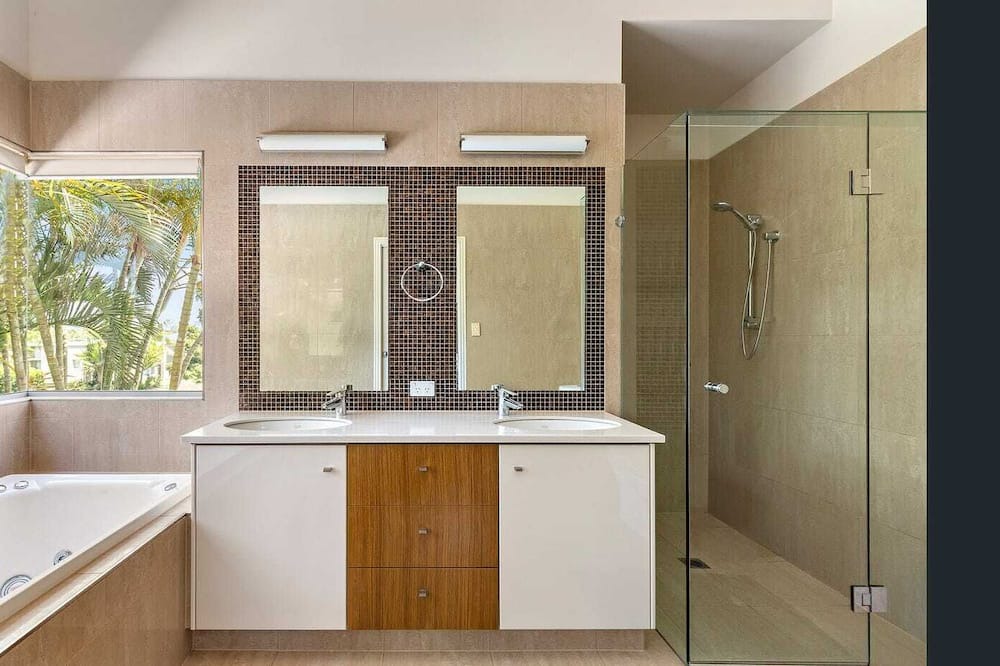 Photo of Bathroom in Benowa