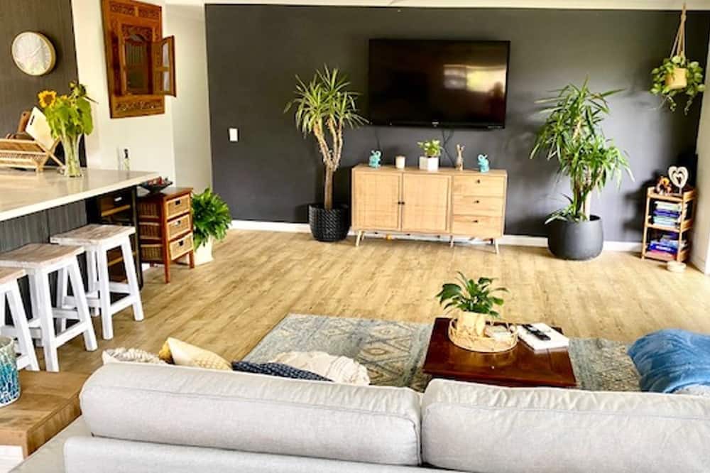 Photo of Livingroom in Mermaid Waters