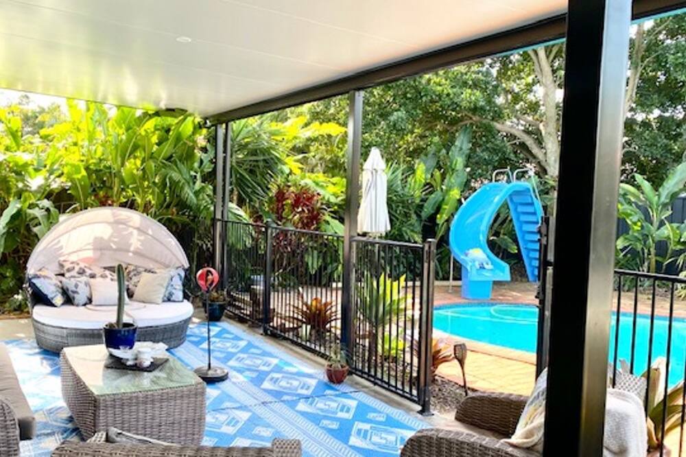 Photo of Patio Balcony in Mermaid Waters