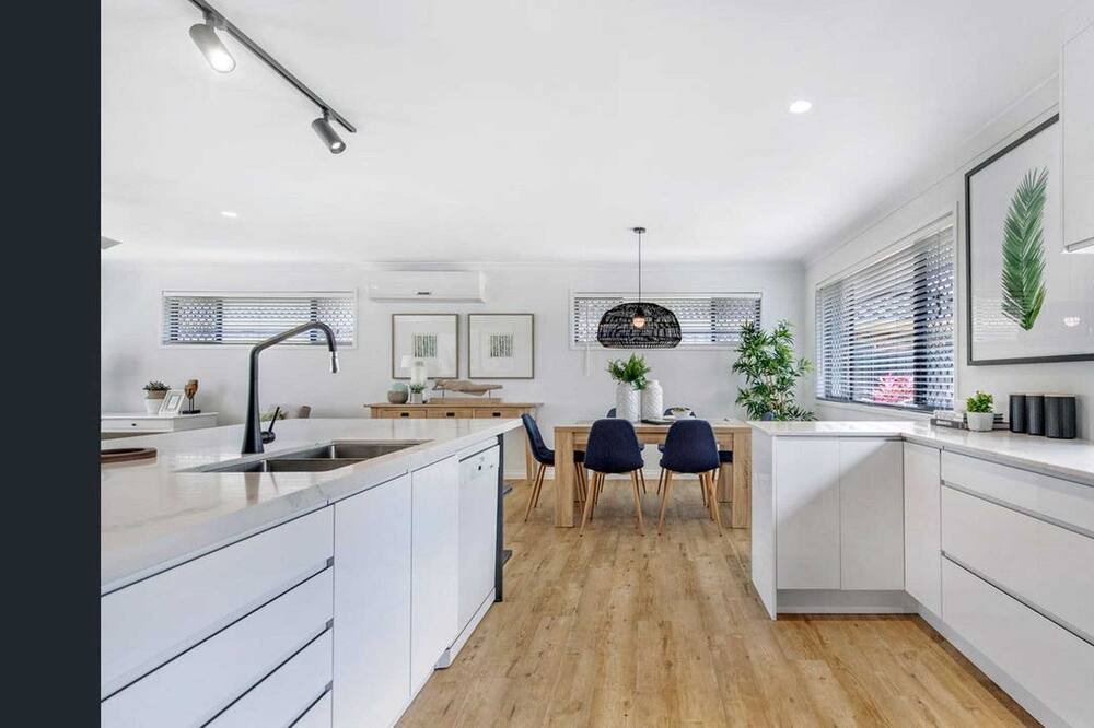 Photo of Kitchen in Mermaid Waters
