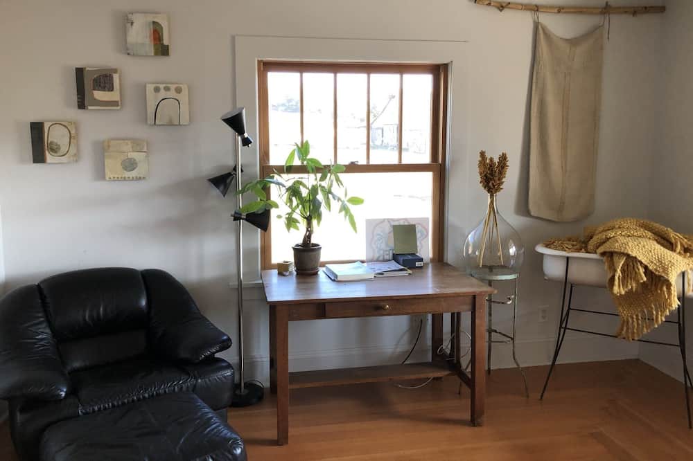 Photo of Livingroom in Carlotta
