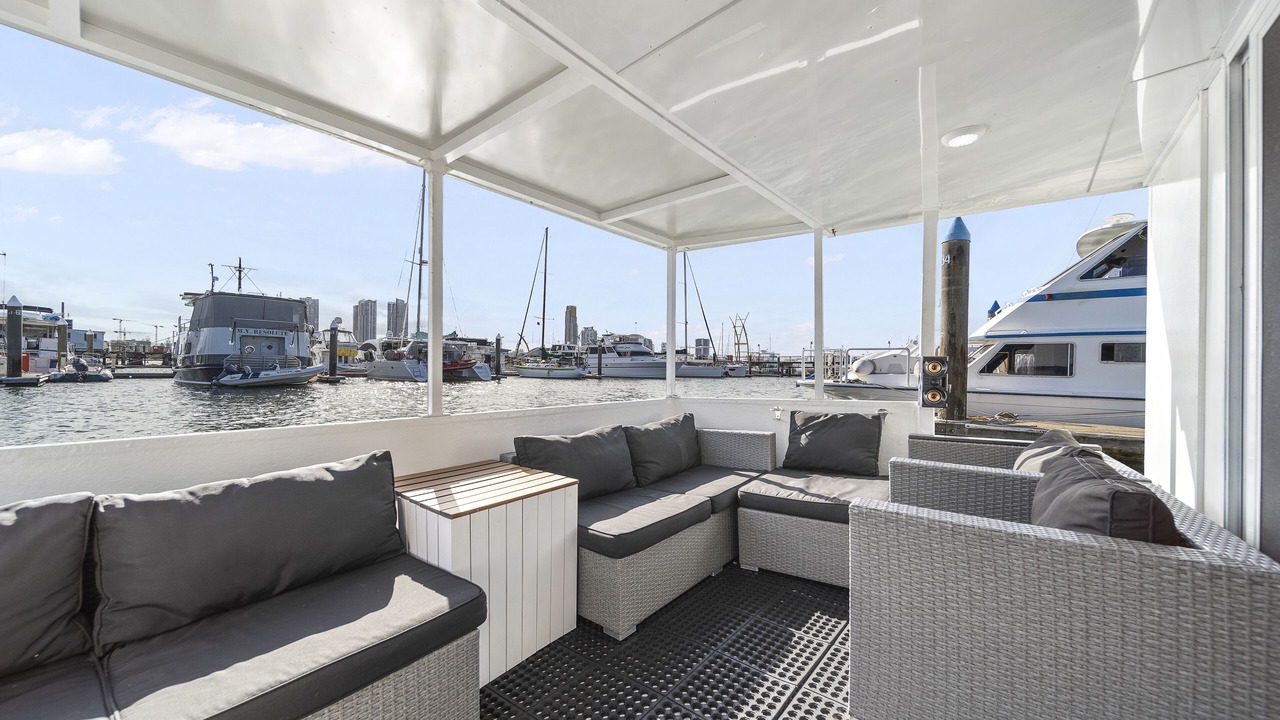 Photo of Patio Balcony in Main Beach