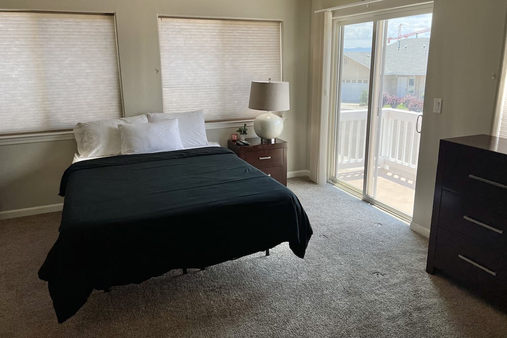 Photo of Bedroom in Northeast Reno