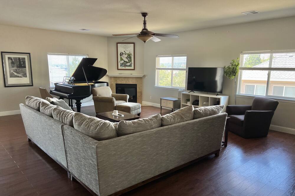 Photo of Livingroom in Northeast Reno
