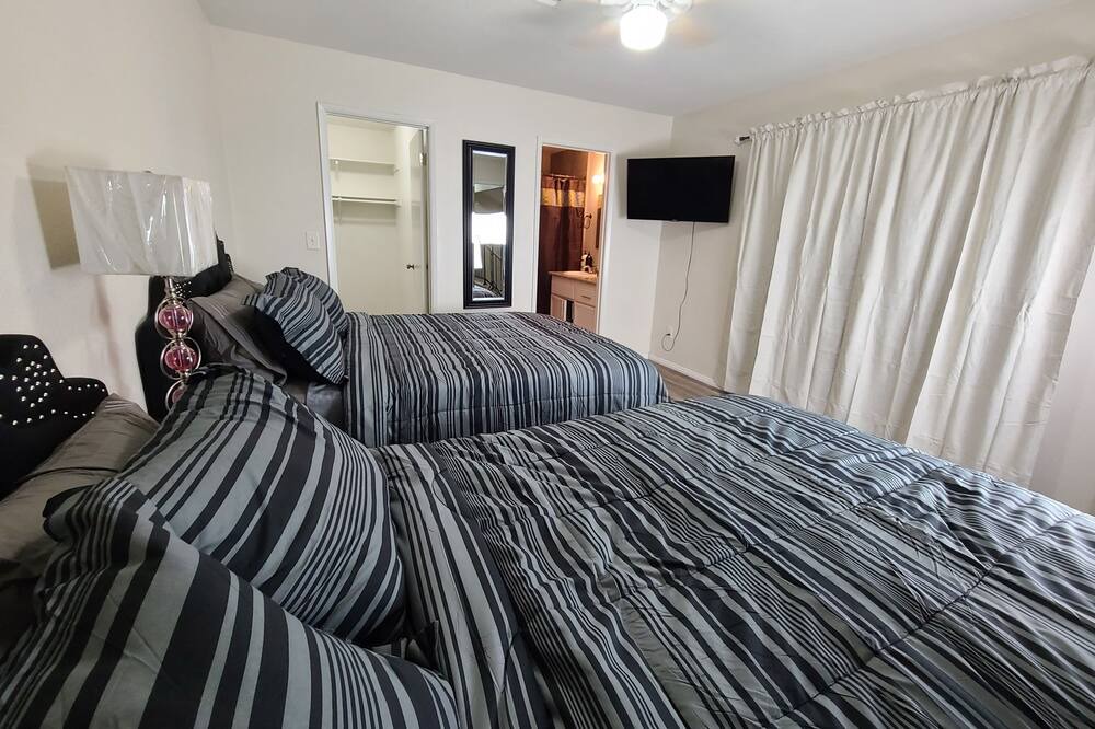 Photo of Bedroom in Sunrise Manor