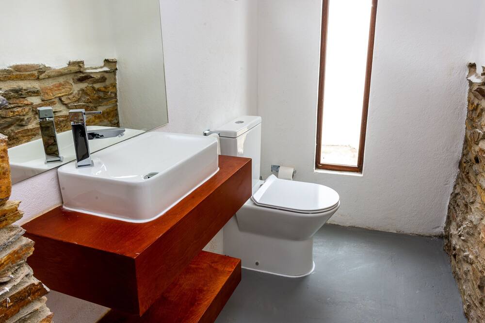 Photo of Bathroom in Portalegre