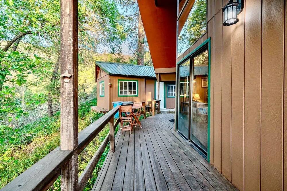 Photo of Patio Balcony in California Hot Springs