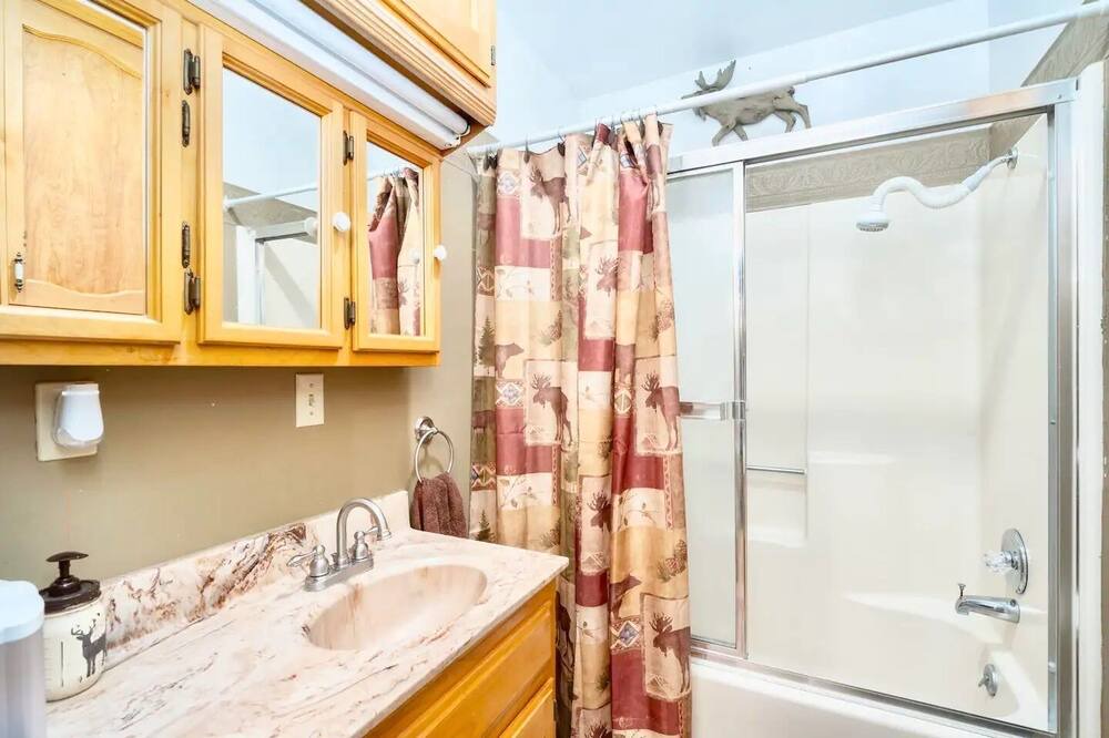 Photo of Bathroom in California Hot Springs