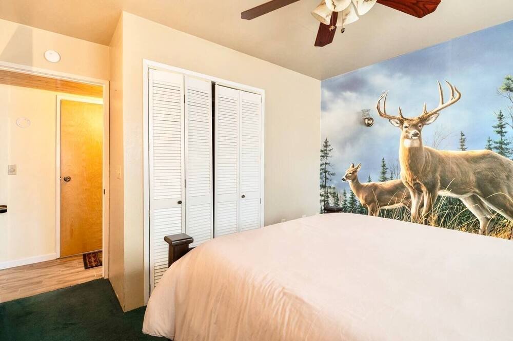 Photo of Bedroom in California Hot Springs