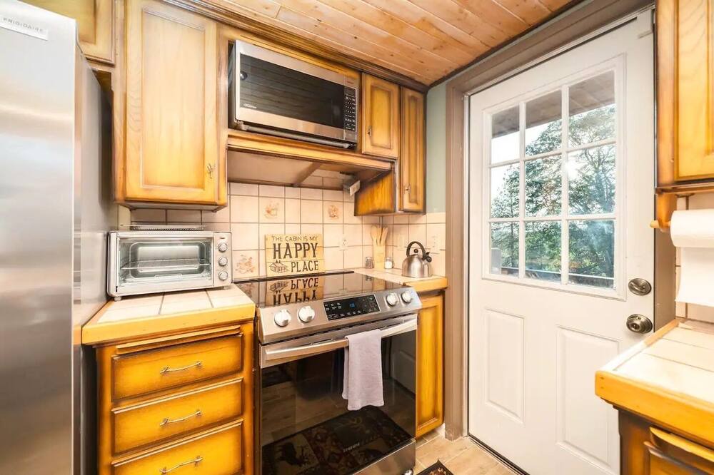 Photo of Kitchen in California Hot Springs