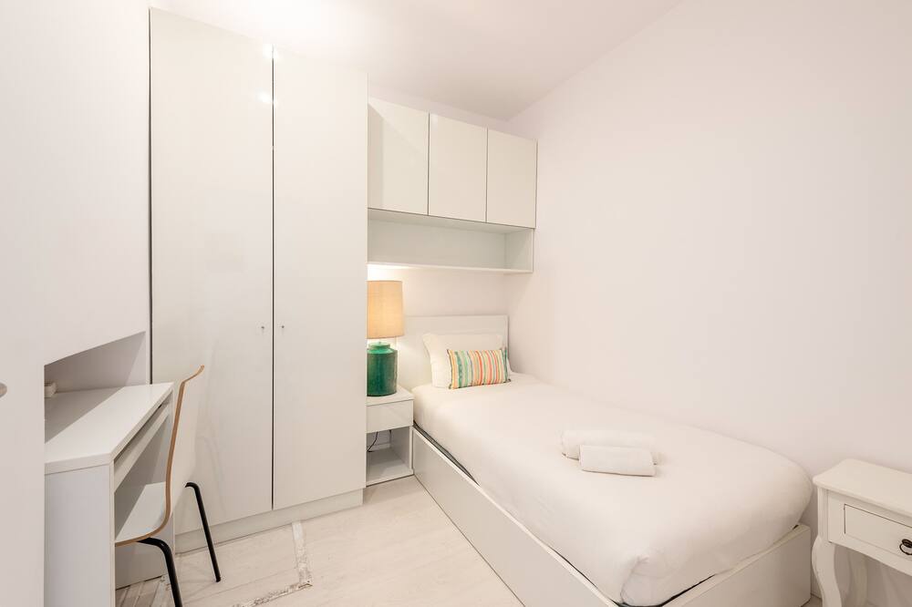 Photo of Bedroom in Parque das Nacoes