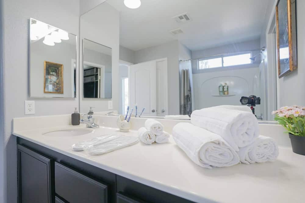 Photo of Bathroom in North Las Vegas
