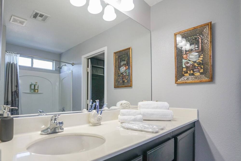 Photo of Bathroom in North Las Vegas