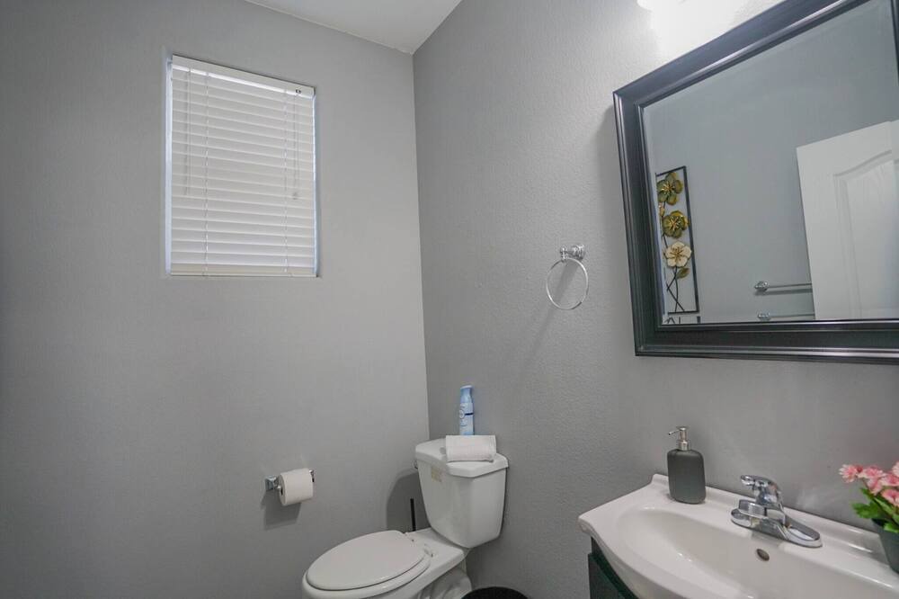 Photo of Bathroom in North Las Vegas