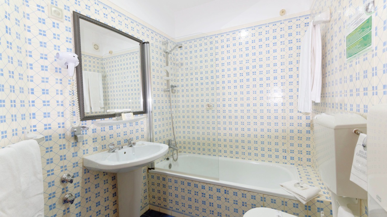 Photo of Bathroom in Aljezur