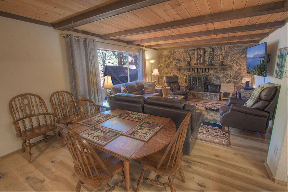 Photo of Livingroom in Lower Kingsbury