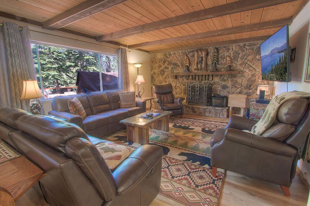 Photo of Livingroom in Lower Kingsbury