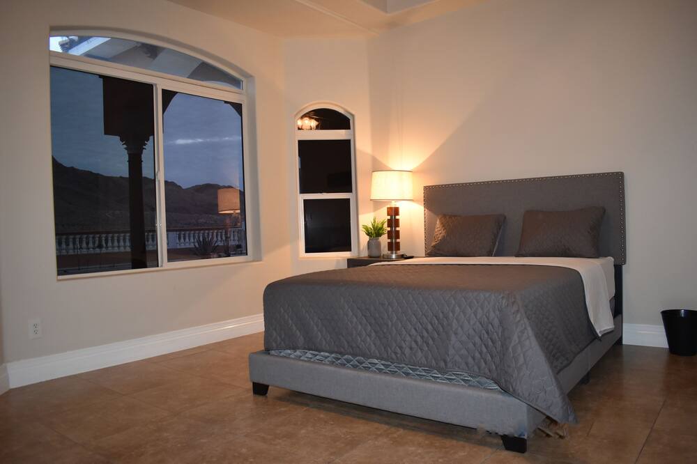 Photo of Bedroom in Sunrise Manor