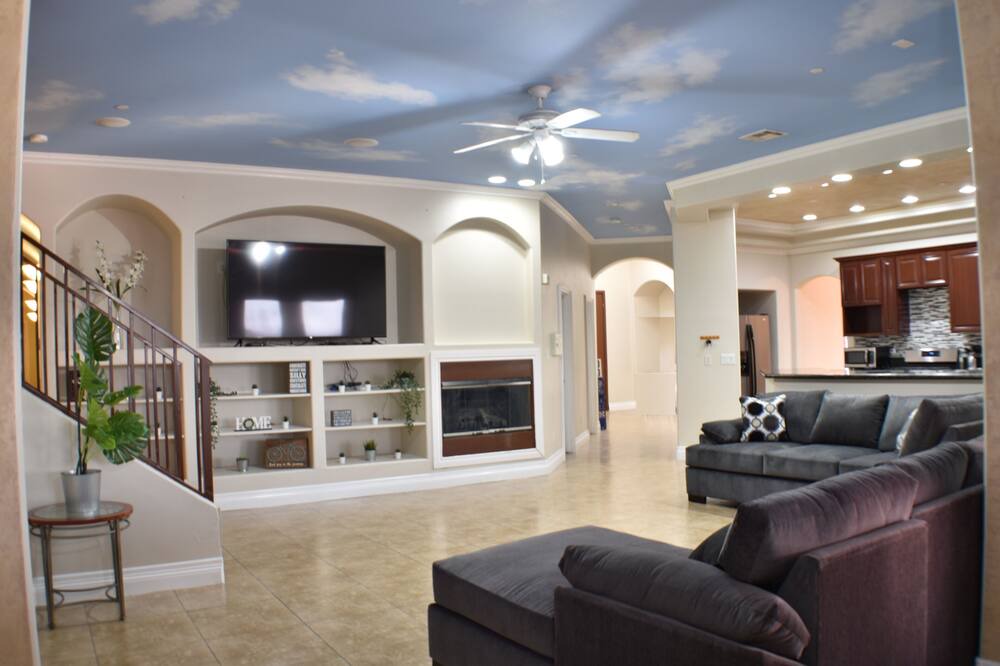 Photo of Livingroom in Sunrise Manor