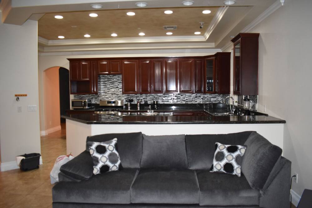 Photo of Livingroom in Sunrise Manor