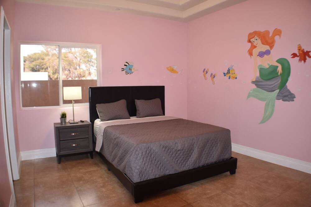 Photo of Bedroom in Sunrise Manor