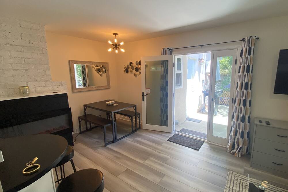 Photo of Livingroom in Santa Barbara
