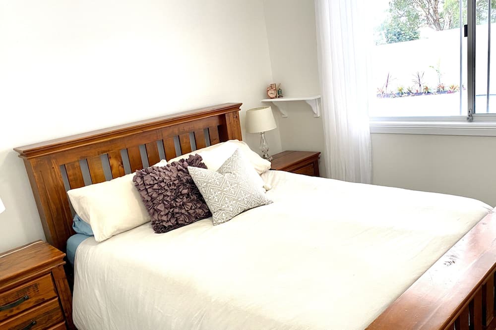Photo of Bedroom in Burleigh Waters