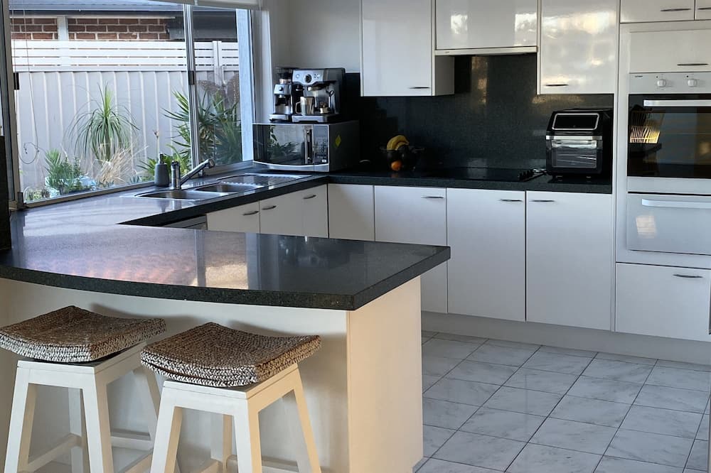 Photo of Kitchen in Burleigh Waters