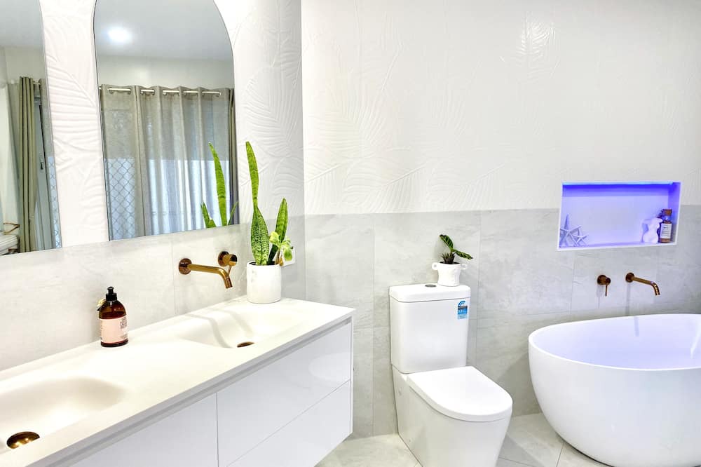 Photo of Bathroom in Burleigh Waters
