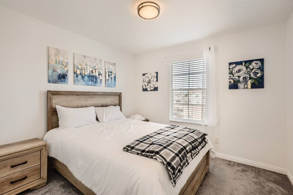 Photo of Bedroom in Nellis Air Force Base