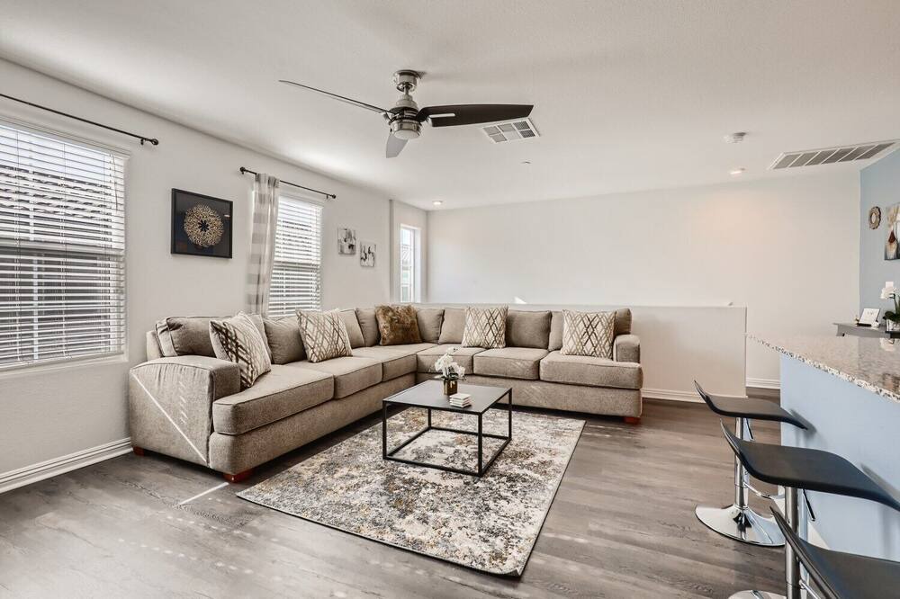 Photo of Livingroom in Nellis Air Force Base