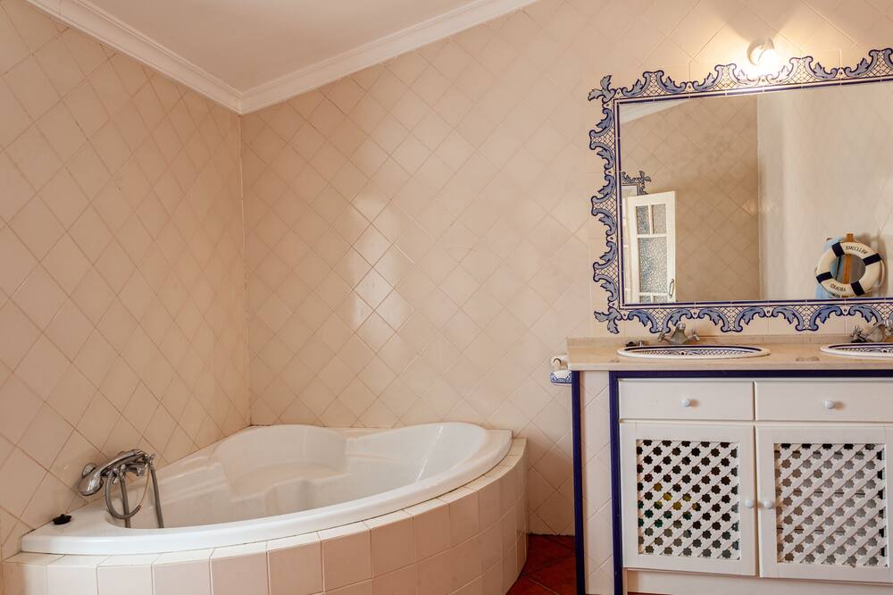 Photo of Bathroom in Albernoa