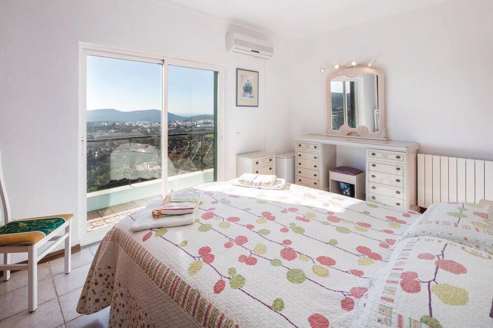 Photo of Bedroom in Campina