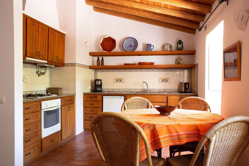 Photo of Kitchen in Bensafrim