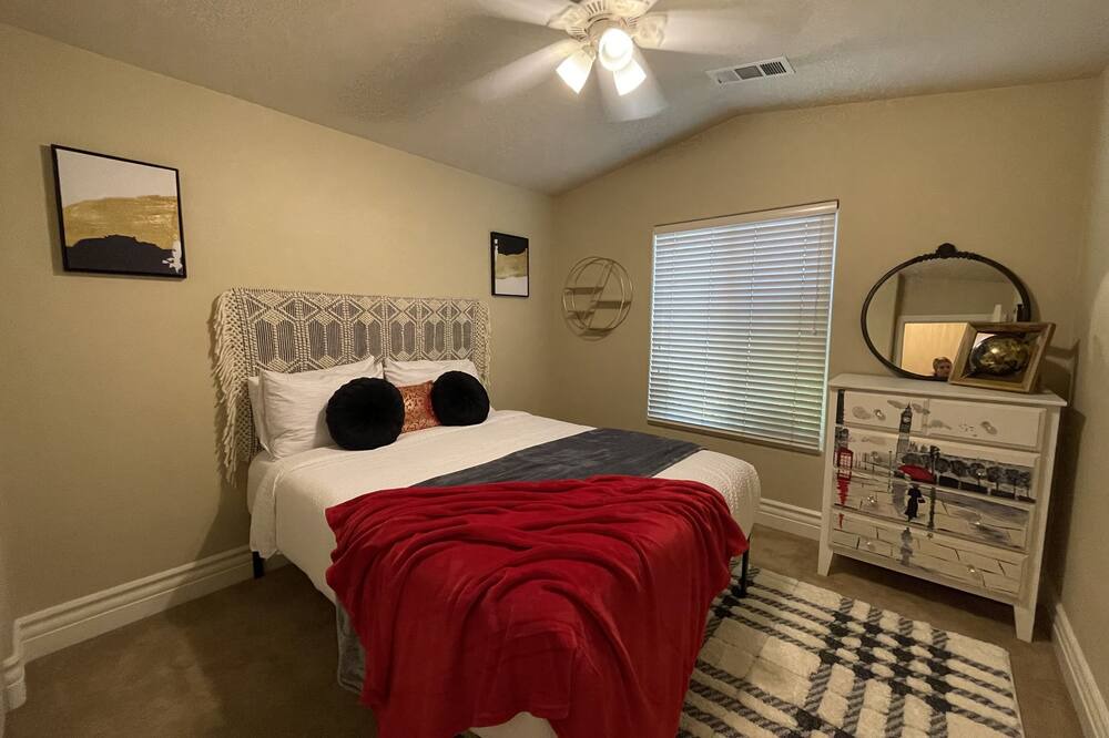 Photo of Bedroom in Visalia
