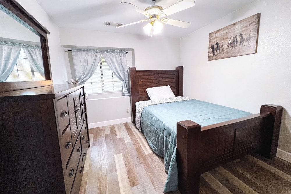 Photo of Bedroom in Tulare