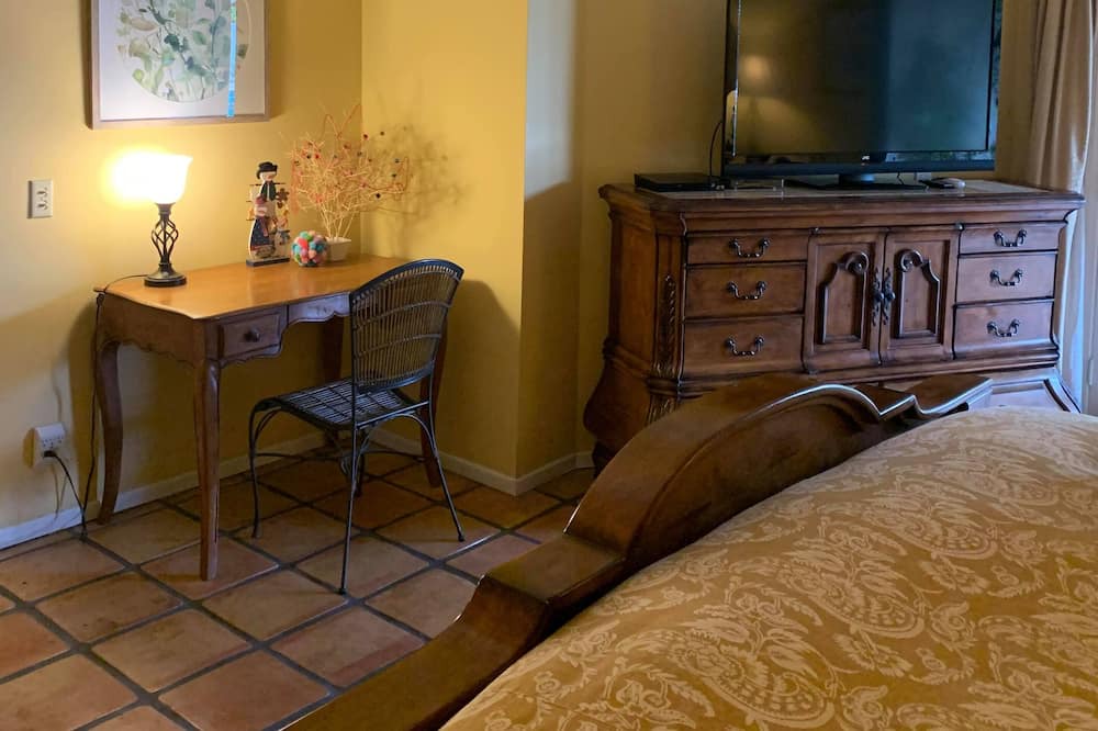 Photo of Bedroom in Deepwell Estates