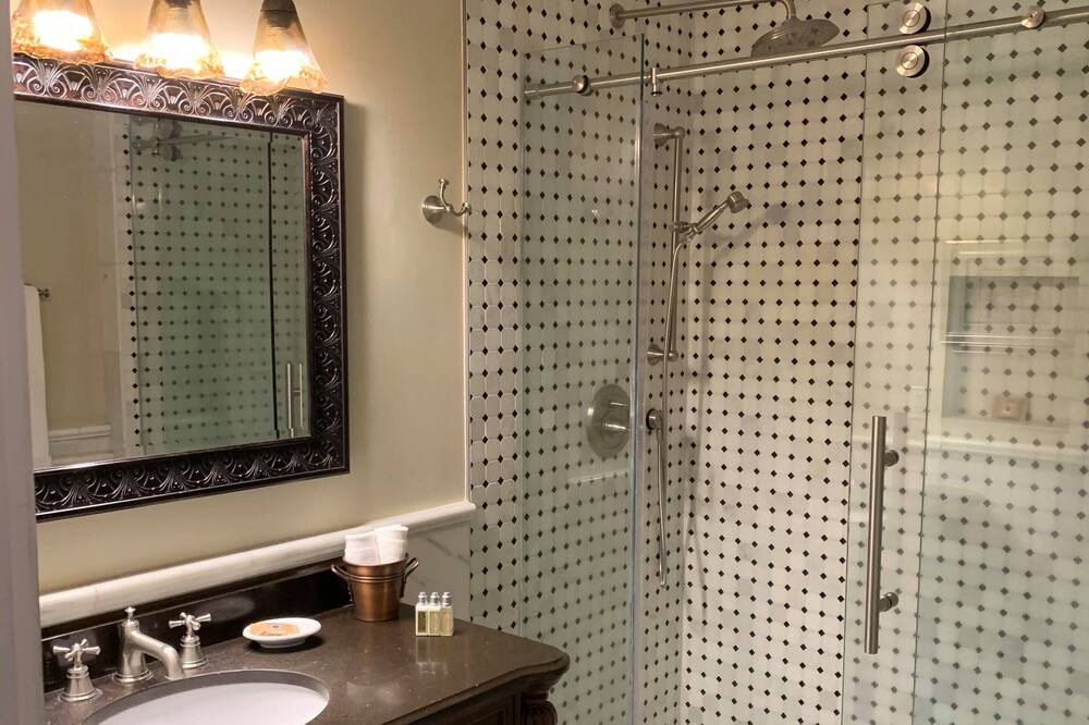 Photo of Bathroom in Deepwell Estates