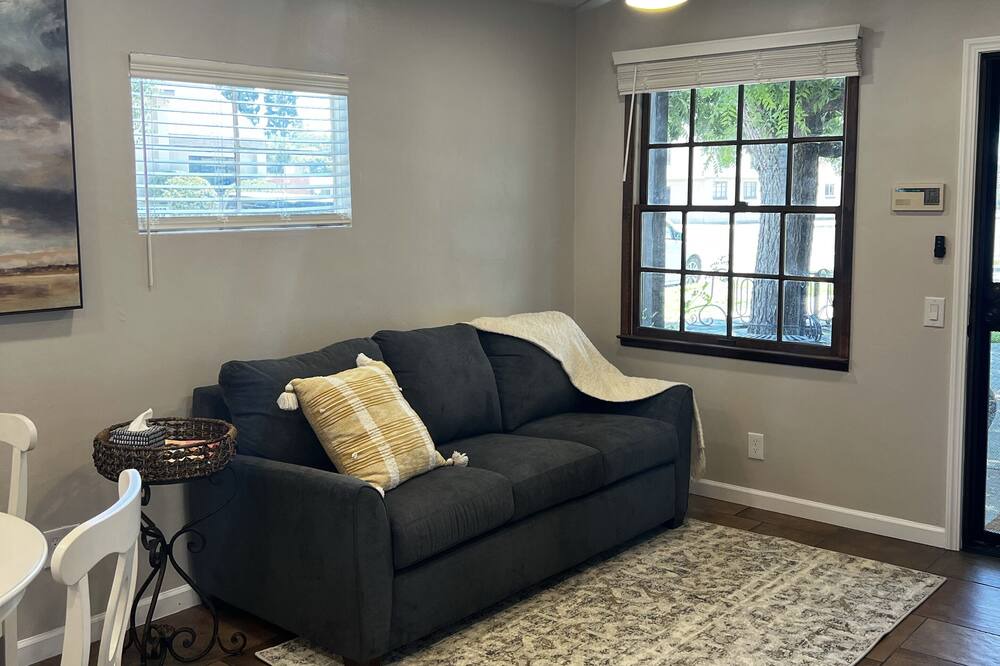 Photo of Livingroom in Tulare