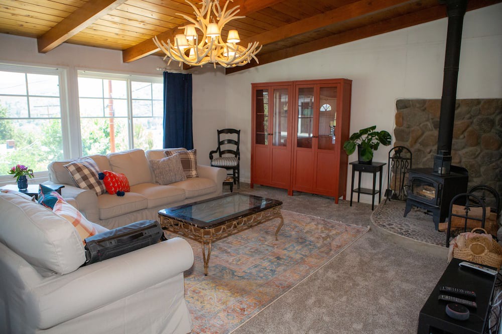 Photo of Livingroom in Julian