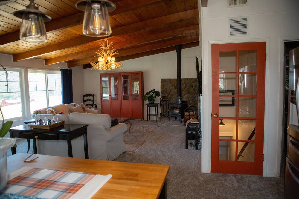 Photo of Livingroom in Julian