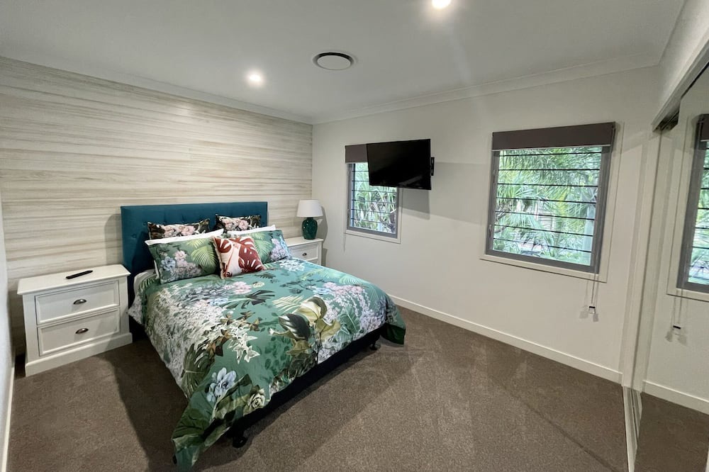 Photo of Bedroom in Mermaid Beach