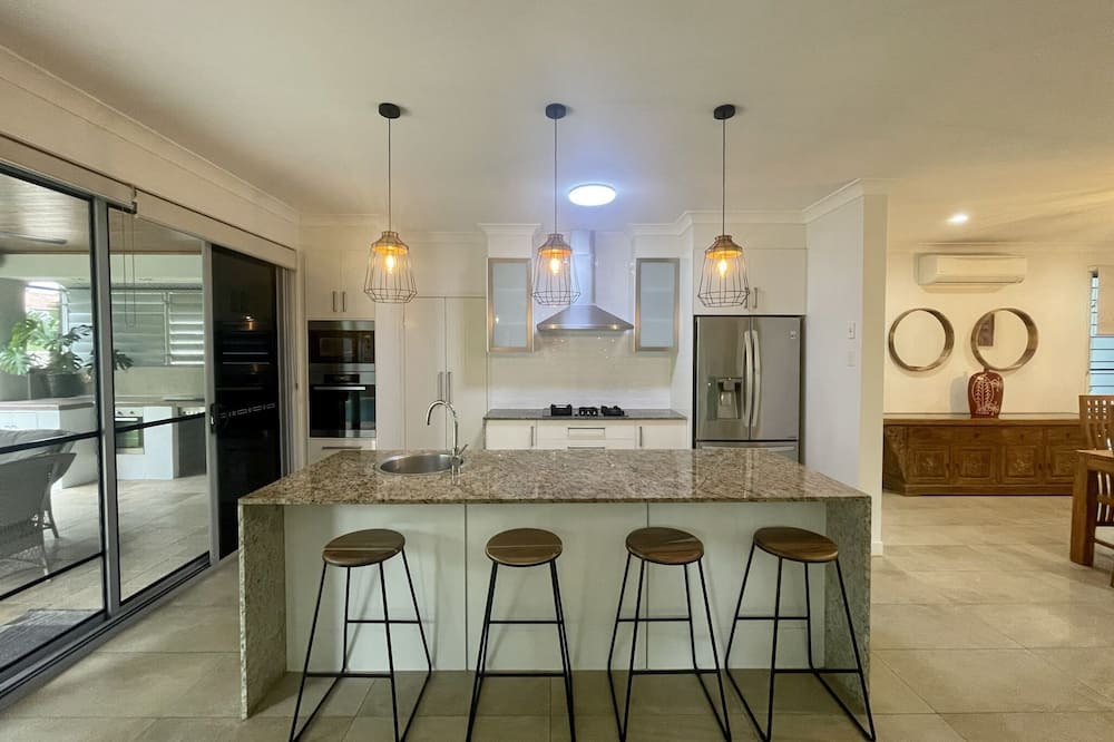 Photo of Kitchen in Mermaid Beach