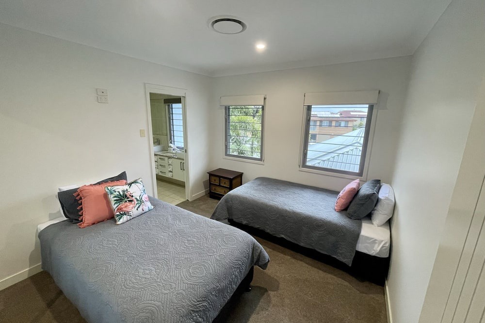 Photo of Bedroom in Mermaid Beach