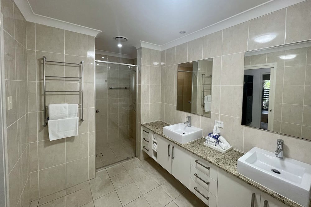 Photo of Bathroom in Mermaid Beach