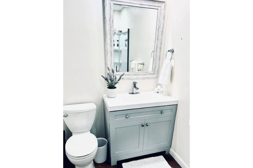 Photo of Bathroom in Woodlands