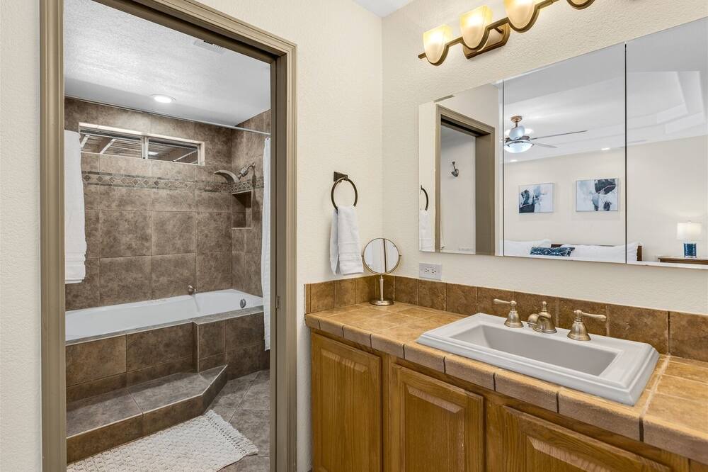 Photo of Bathroom in Araby