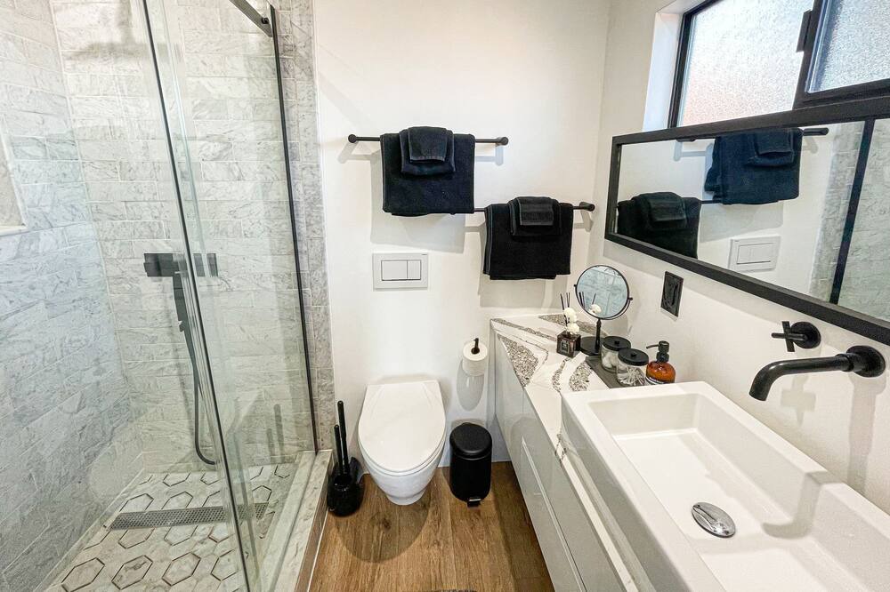 Photo of Bathroom in South San Gabriel