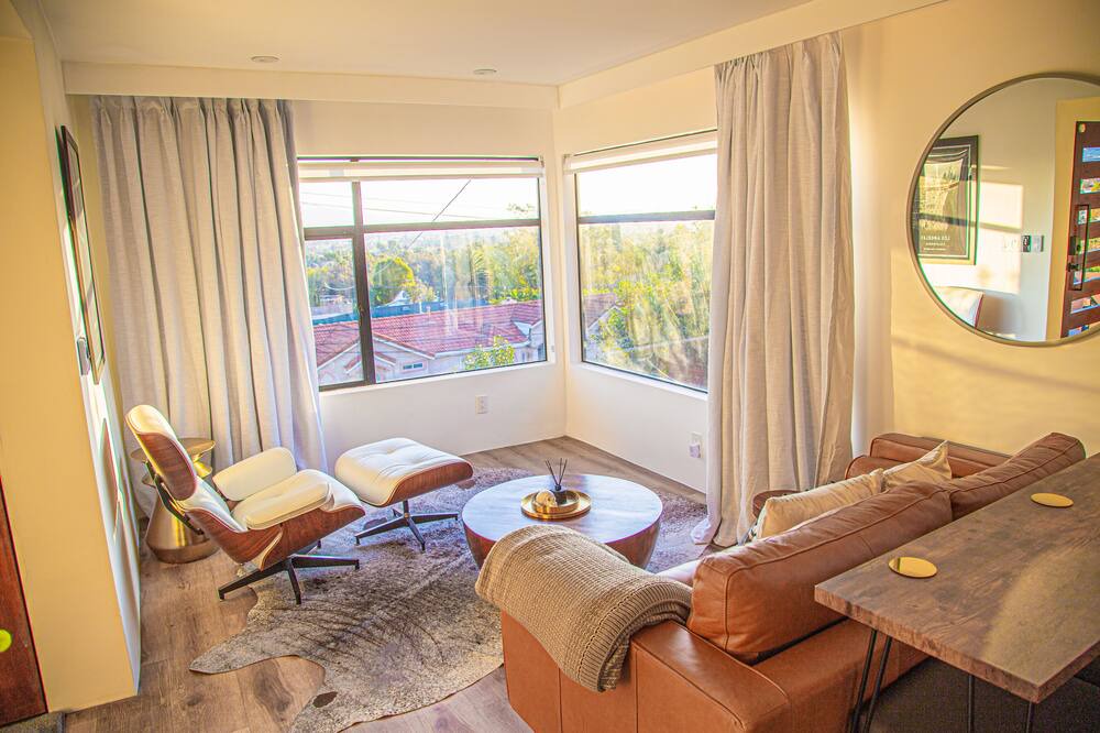 Photo of Livingroom in South San Gabriel